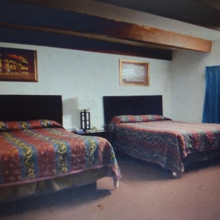 Budget Inn & Suites -Super-Ice Cold Spotless Rooms- Door-To-Door Lit Parking & Lowest Price Plus Hbo Max,Spanish Tv, Internet Free!! Freer Buitenkant foto