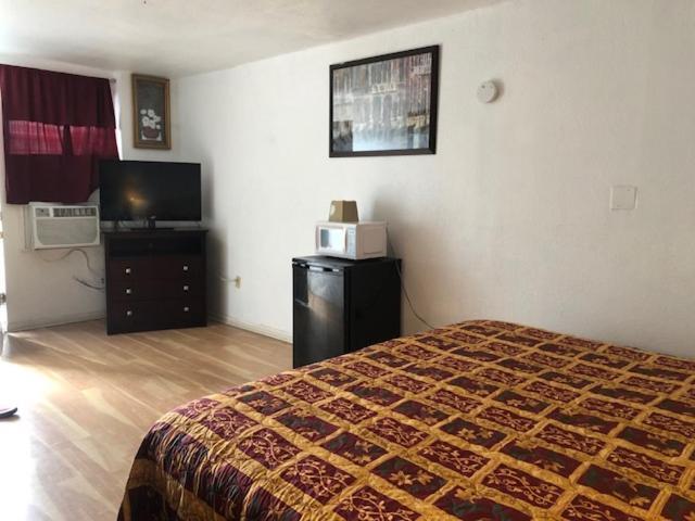 Budget Inn & Suites -Super-Ice Cold Spotless Rooms- Door-To-Door Lit Parking & Lowest Price Plus Hbo Max,Spanish Tv, Internet Free!! Freer Buitenkant foto